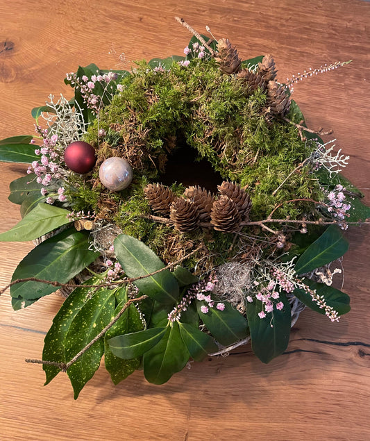 Adventskranz Tischdeko Landhaus frisch Kerzen Herbstdekoration handgebunden Tischdeko Eukalyptus